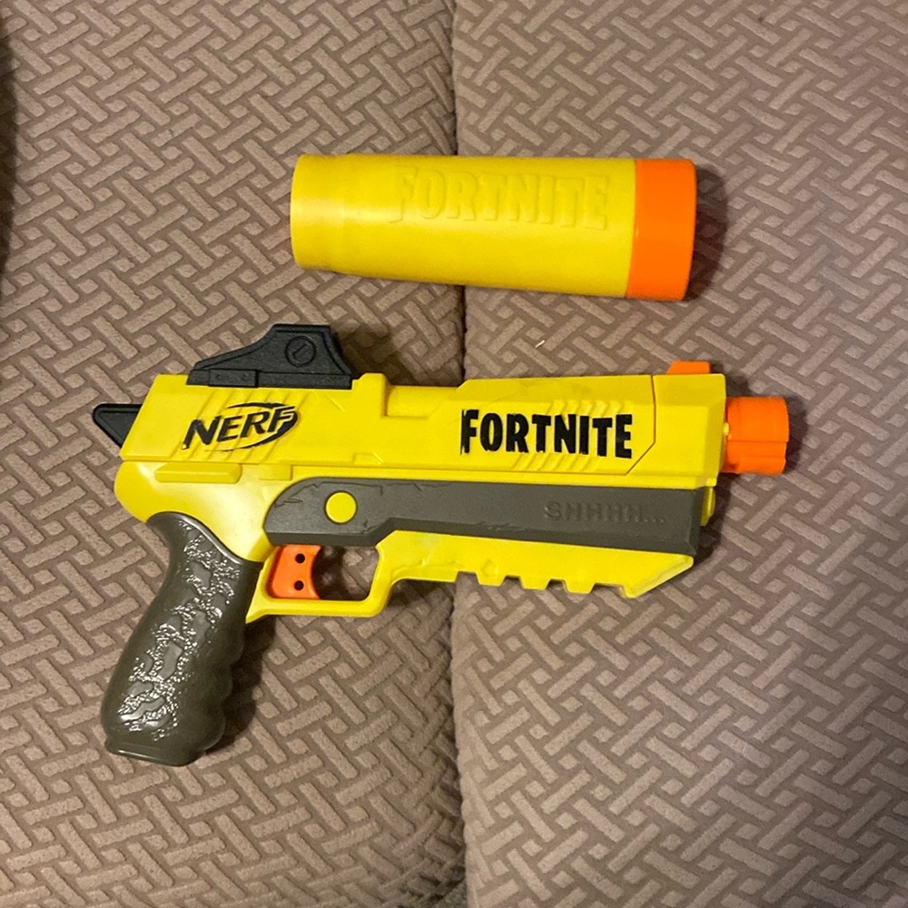 FORTNITE X NERF Legendary Surpressed Pistol Fortnite Nerf Gun